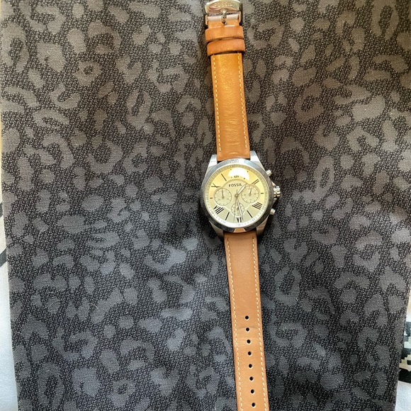 Women’s Fossil Watch - Picture 2 of 4
